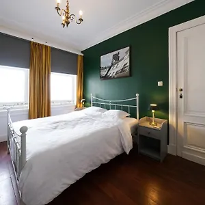 Homestay Your In A Bibliophile Mansion, Antwerp